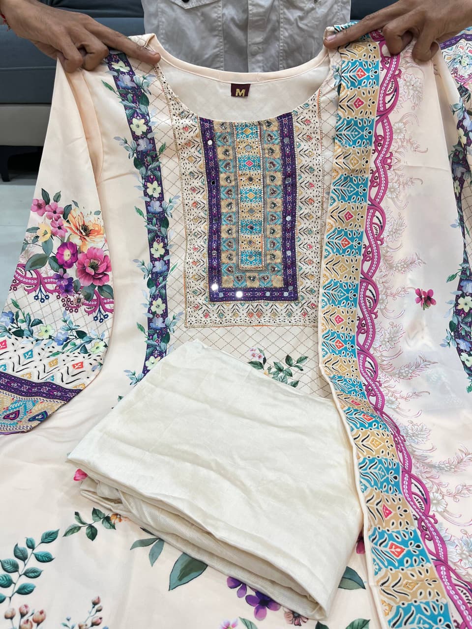 Vintage Floral Elegance: Ivory Silk Blend Embroidered Kurta Set with Printed Dupatta