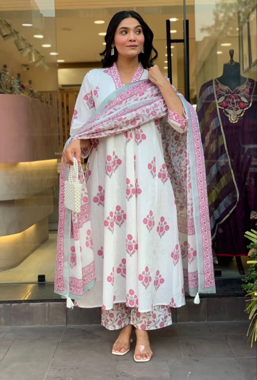 Trendy White Cotton Kurta Set for Women – Perfect Summer Wear