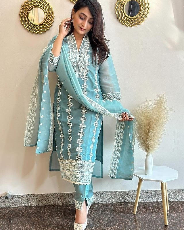 Vichitra Silk Kurta Set with Intricate White Resham Embroidery