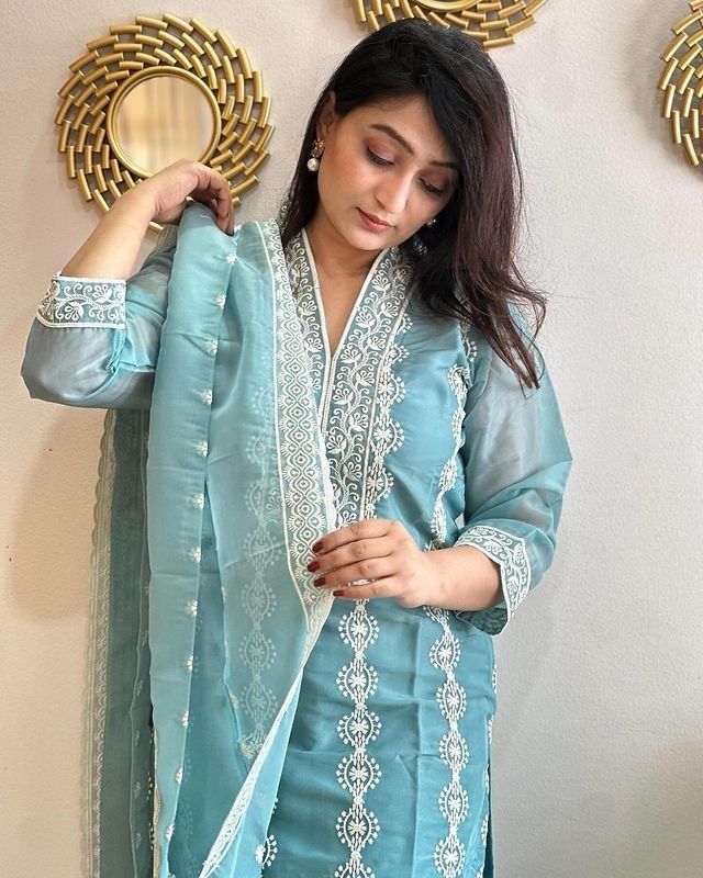 Vichitra Silk Kurta Set with Intricate White Resham Embroidery