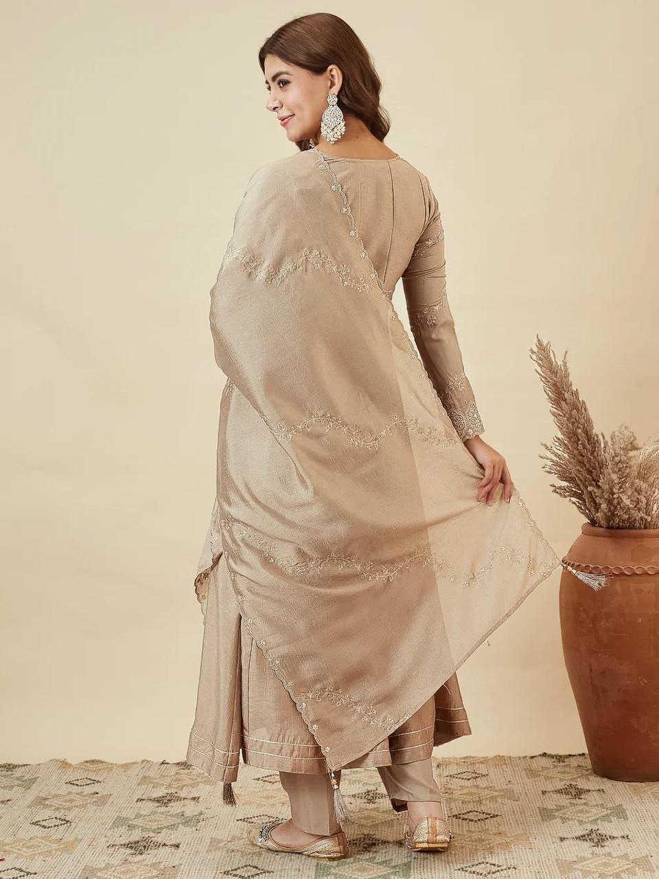 Royal Vichitra Silk Kurta Set with Intricate Metallic Embroidery & Coordinating Trousers