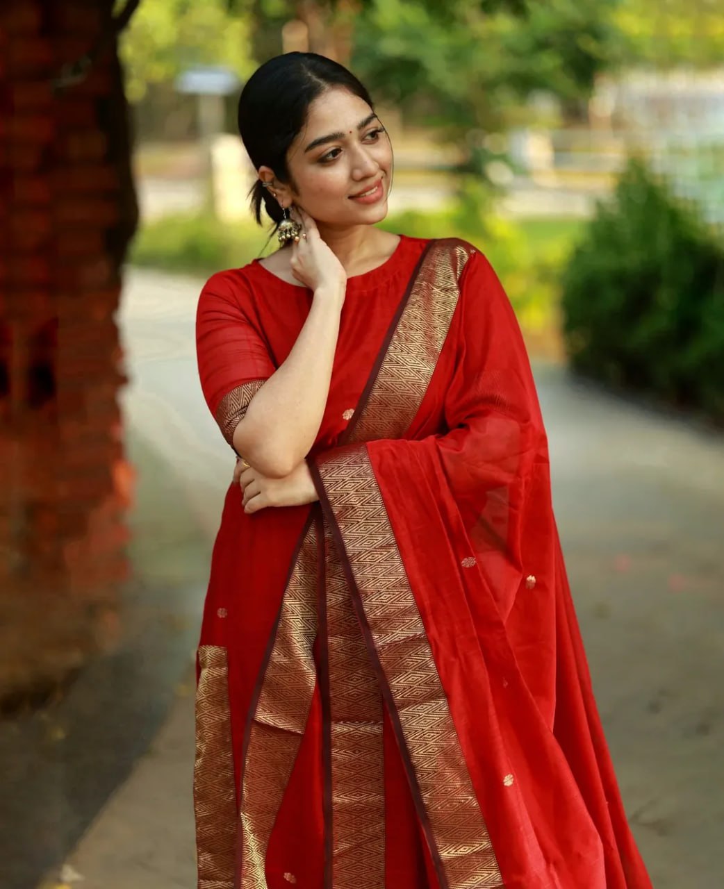 Easy-Care Poly Cotton Kurta Set with Designer Embroidery & Coordinating Trousers