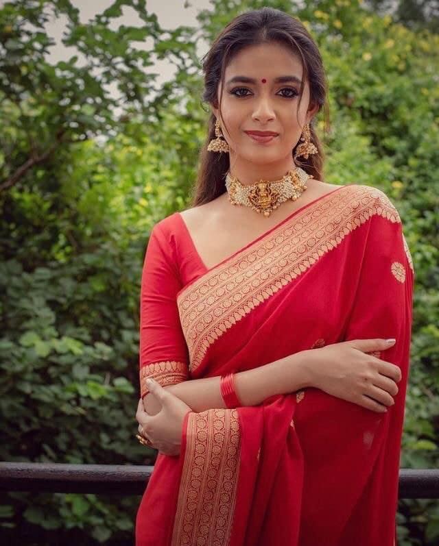 The Eternal Drape Red & Gold Banarasi Masterpiece Saree