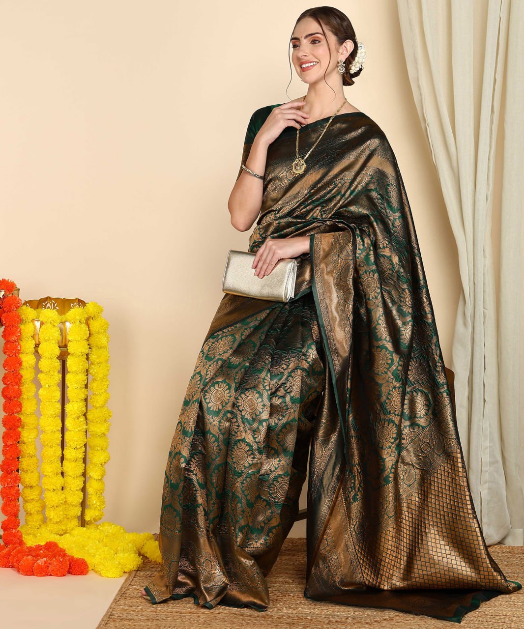 Regal Emerald & Gold Handwoven Banarasi Silk Saree