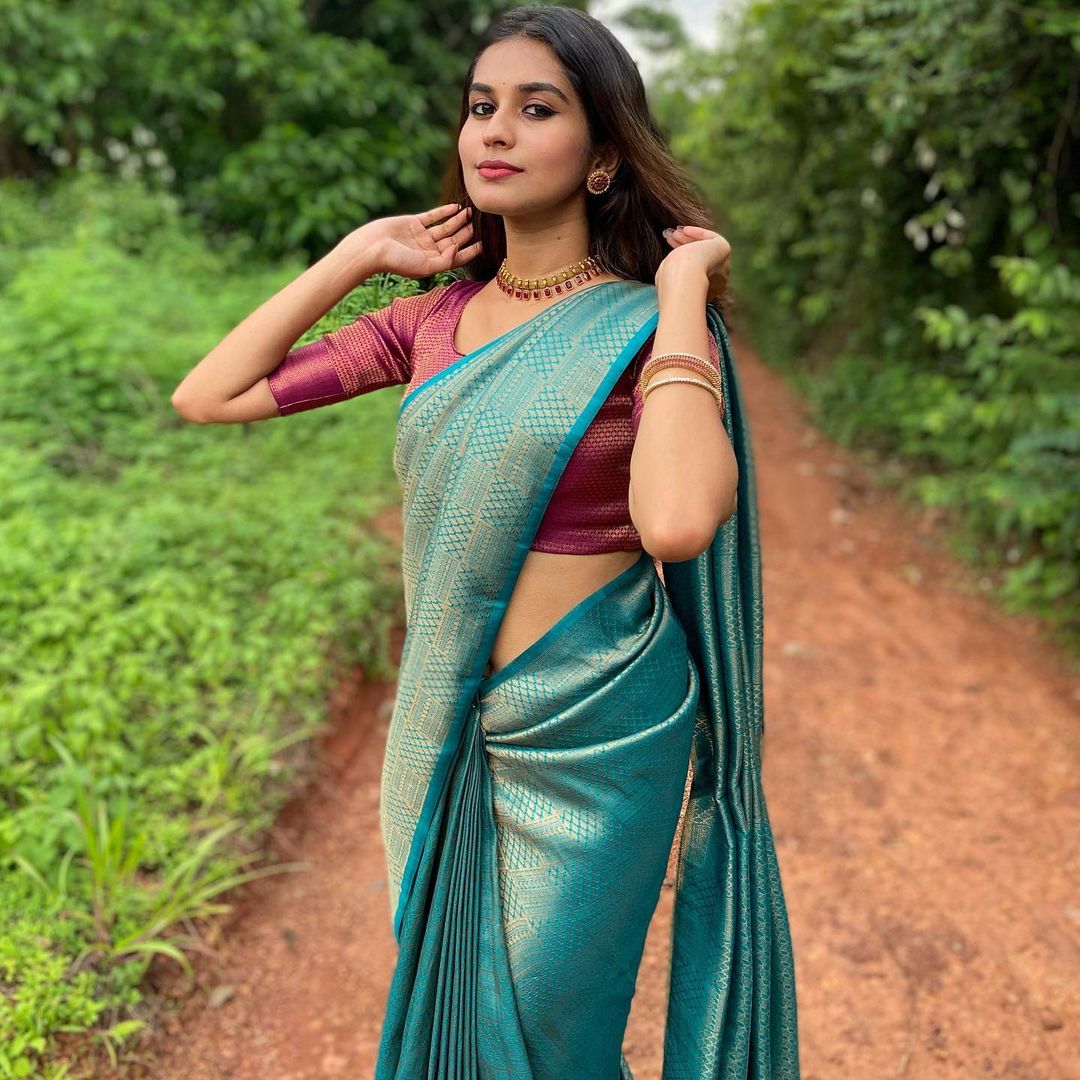 Heritage Woven in Threads of Gold Silk Saree