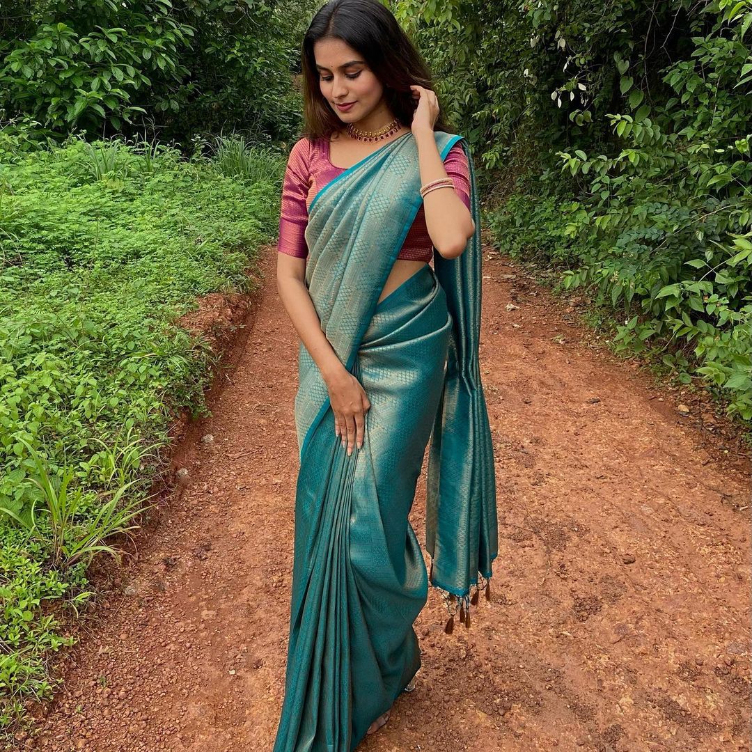Heritage Woven in Threads of Gold Silk Saree
