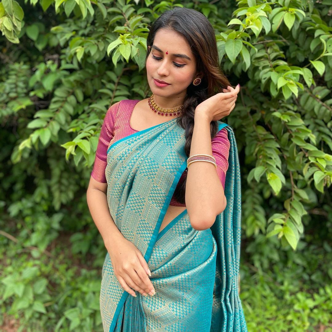Heritage Woven in Threads of Gold Silk Saree