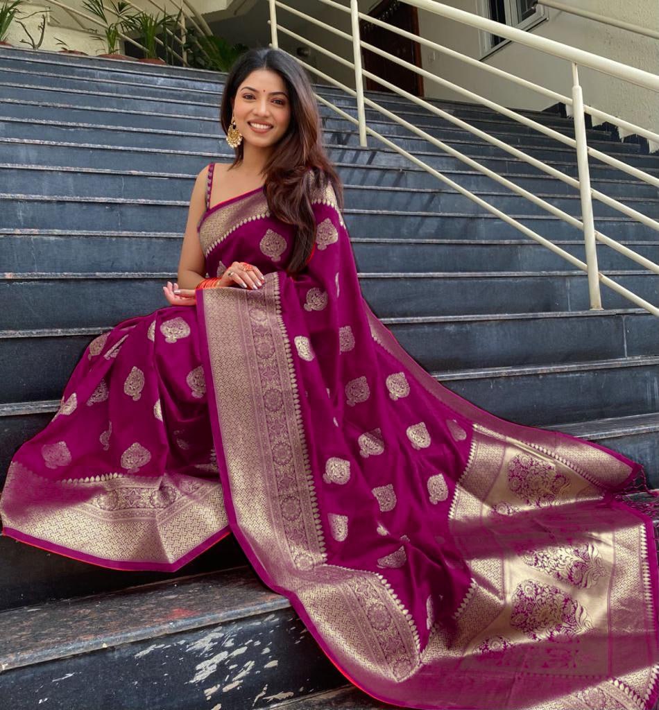 Regal Magenta Banarasi Silk Saree with Intricate Gold Zari Butta Weave