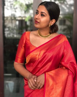 Radiant Sunset: Handwoven Crimson & Gold Banarasi Silk Saree