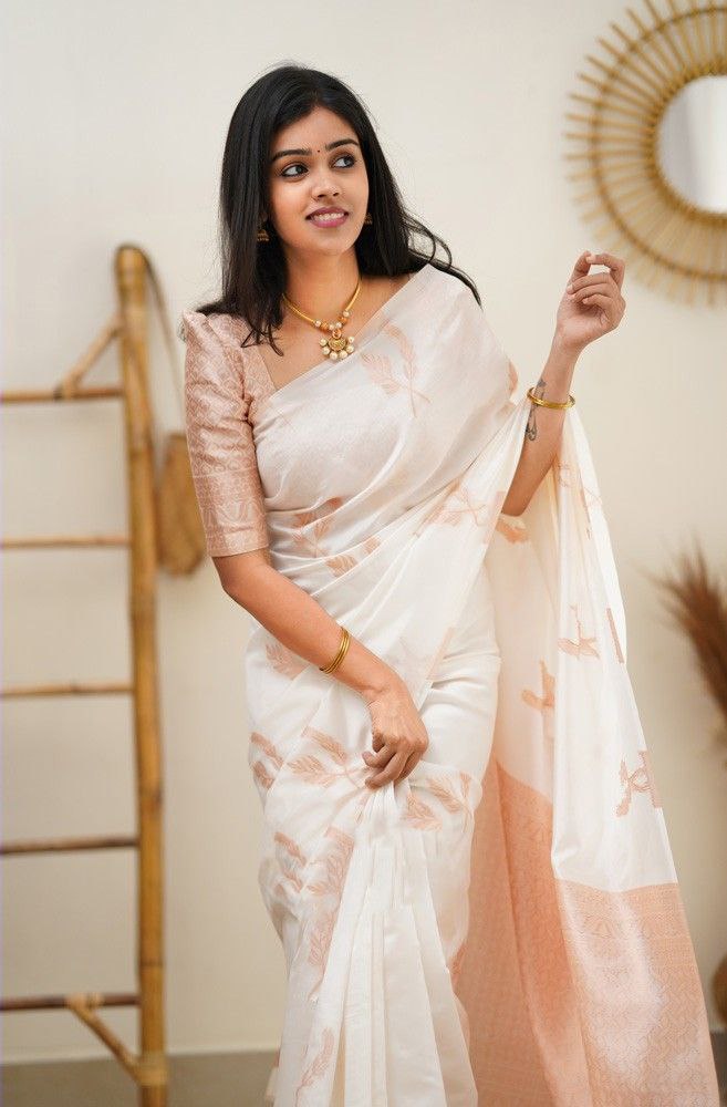 Timeless Sophistication Handwoven Ivory Banarasi Silk Saree
