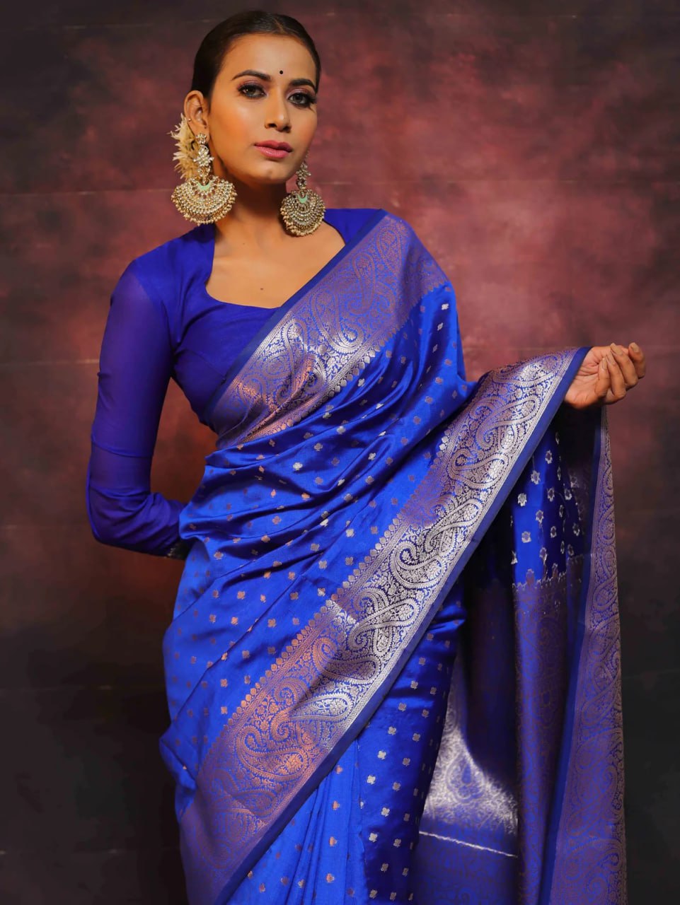 Exquisite Royal Blue Banarasi Silk Saree with Intricate Silver Zari Weave