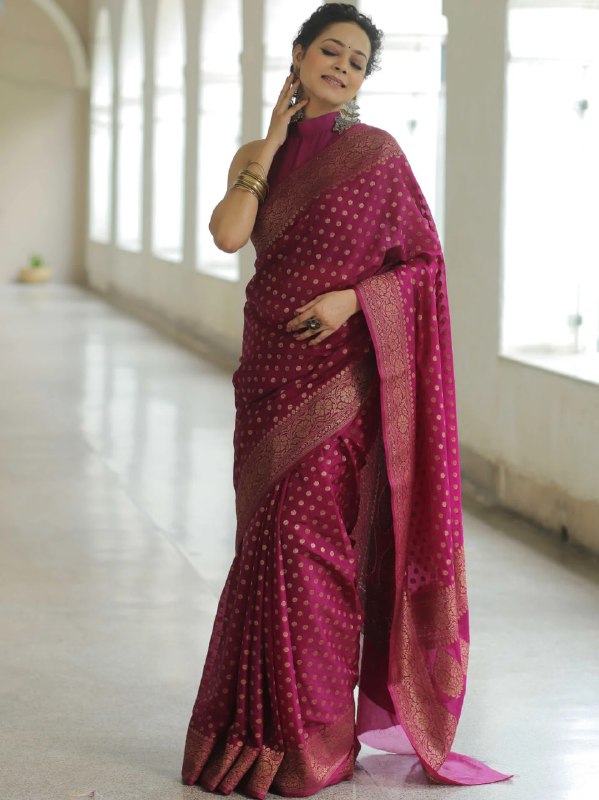 Elegant Magenta Banarasi Silk Saree