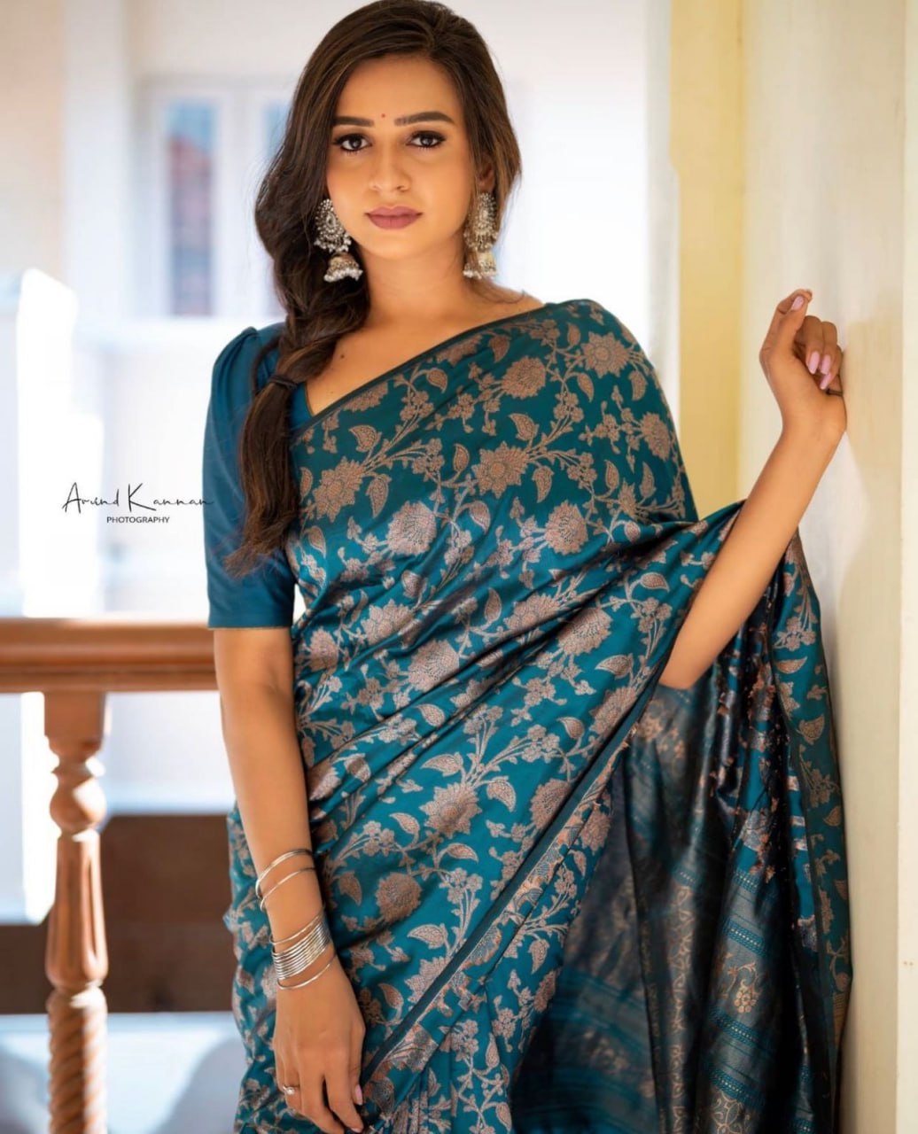 Regal Teal Banarasi Silk Saree with Intricate Floral Weave