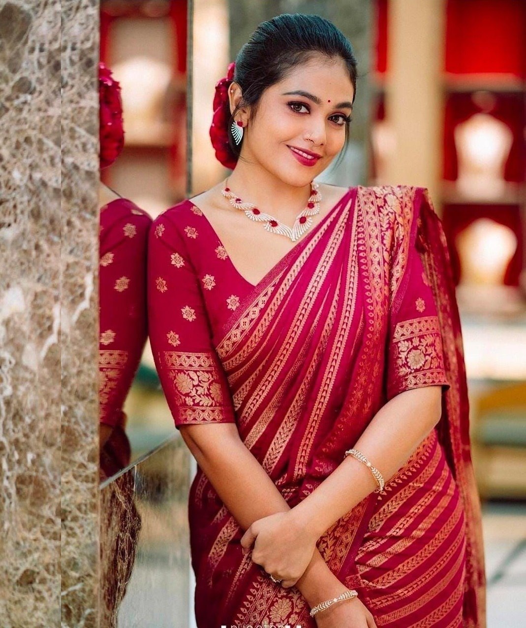 Majestic Magenta Banarasi Silk Saree with Traditional Zari Detailing