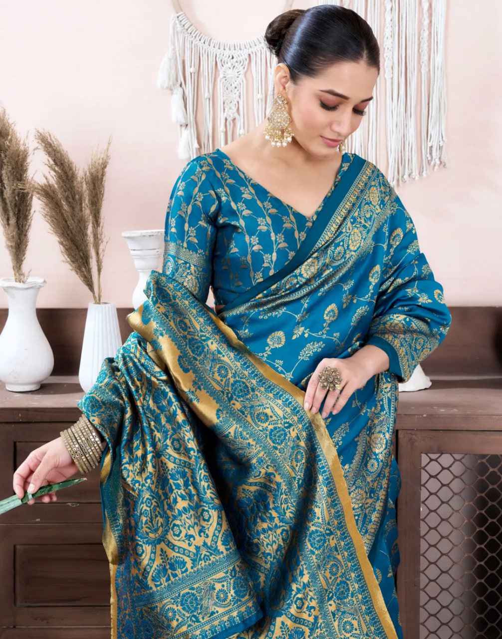 Exquisite Royal Blue Banarasi Silk Saree with Traditional Gold Zari Weave