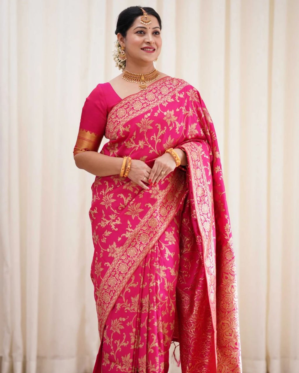 Exquisite Gulabi Pink Banarasi Silk Saree with Dense Gold Floral Jaal