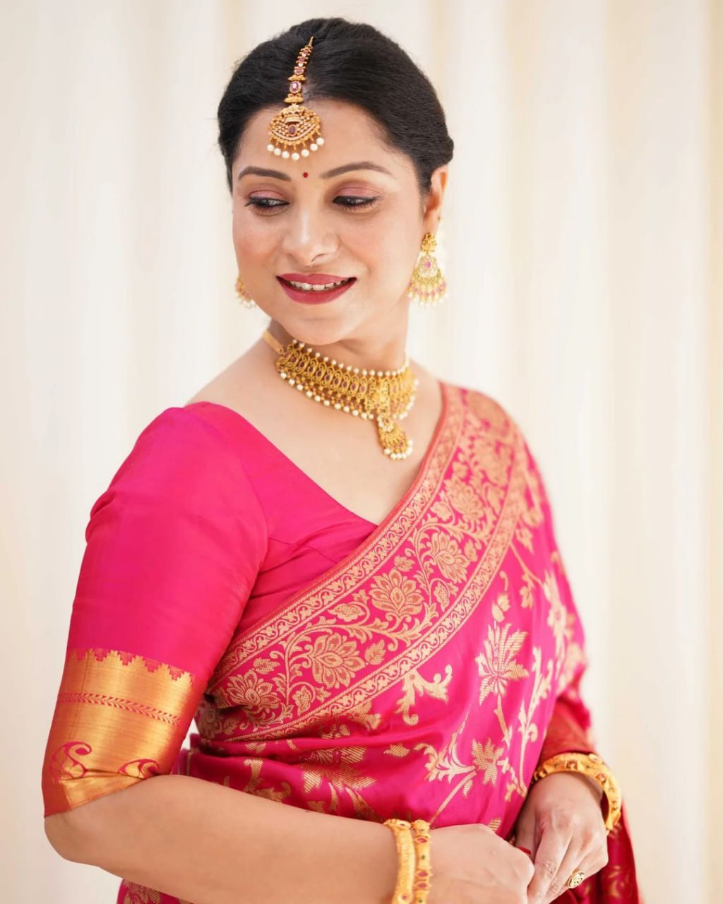Exquisite Gulabi Pink Banarasi Silk Saree with Dense Gold Floral Jaal
