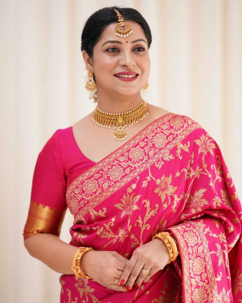 Exquisite Gulabi Pink Banarasi Silk Saree with Dense Gold Floral Jaal