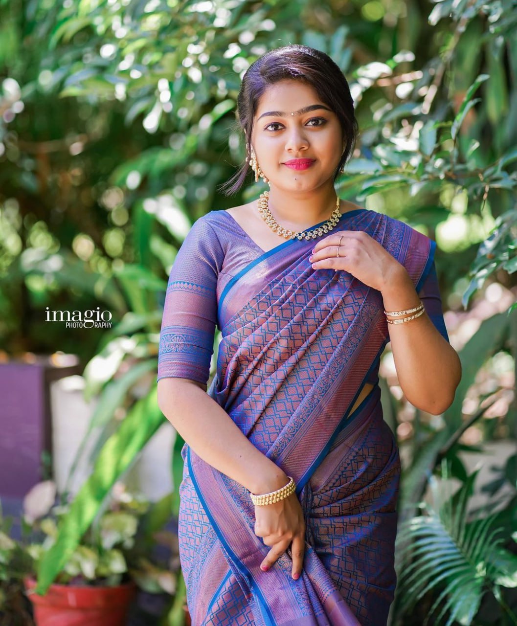 Dual-Tone Electric Blue & Violet Banarasi Silk Saree with Copper Sheen