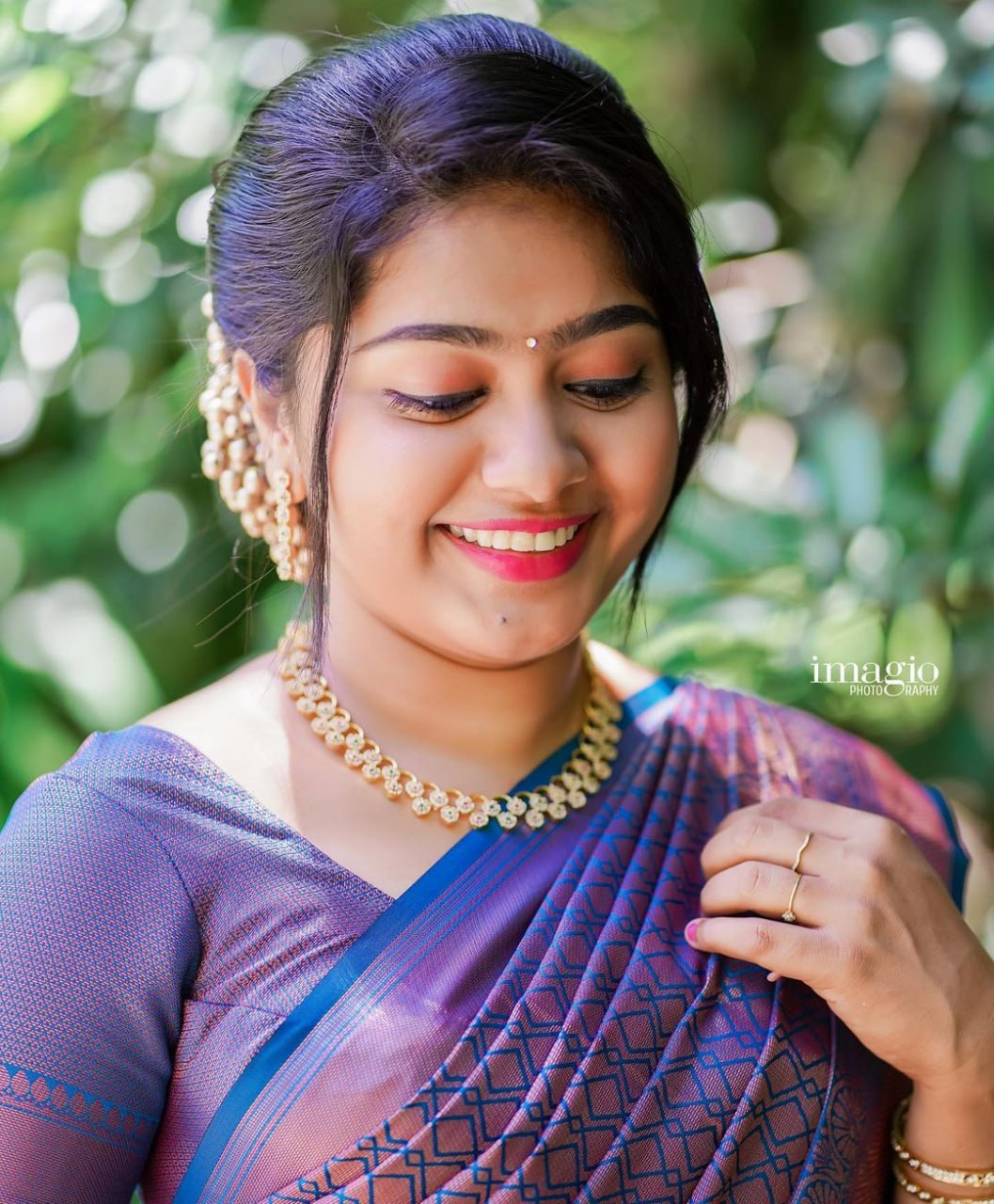 Dual-Tone Electric Blue & Violet Banarasi Silk Saree with Copper Sheen