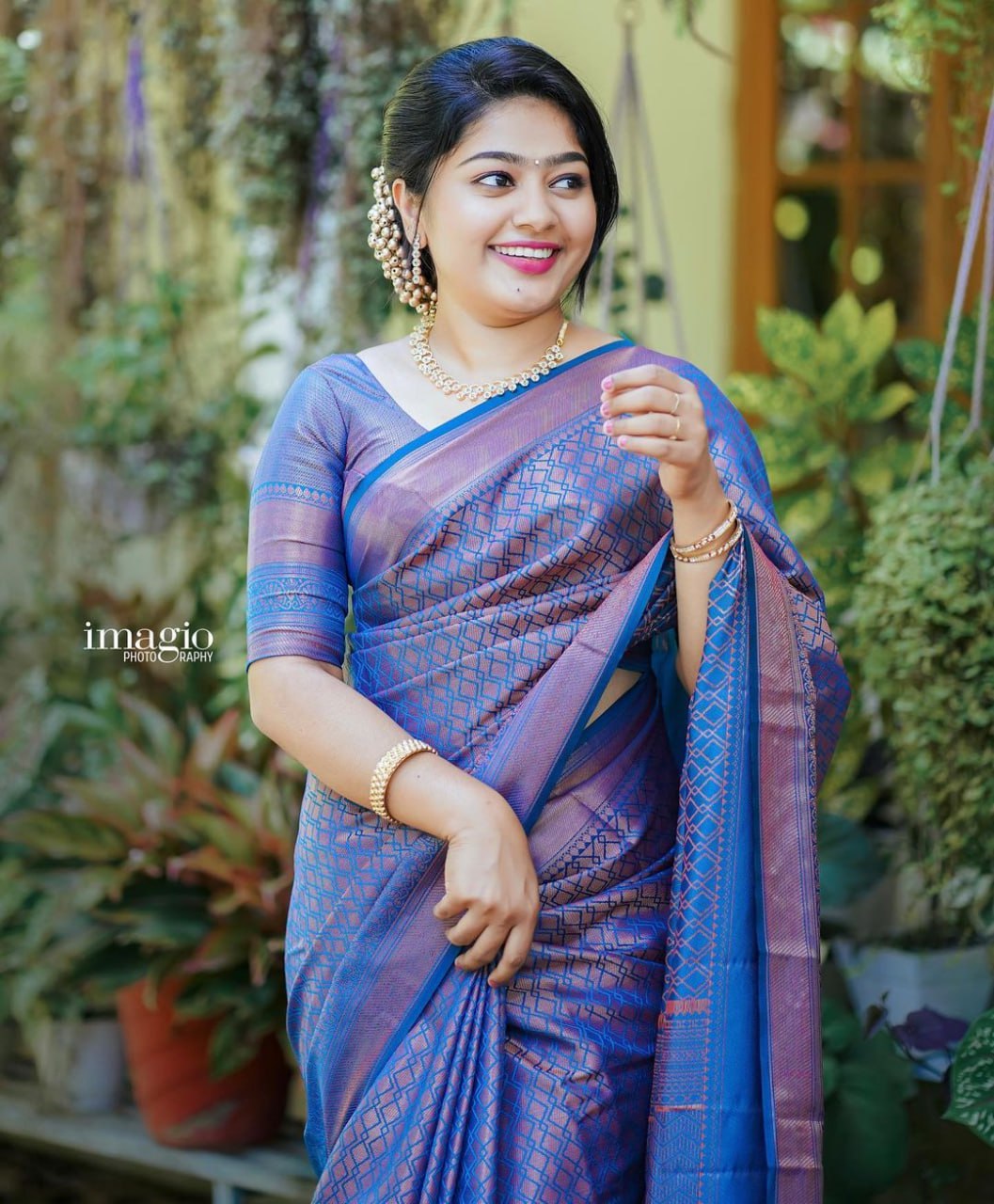 Dual-Tone Electric Blue & Violet Banarasi Silk Saree with Copper Sheen