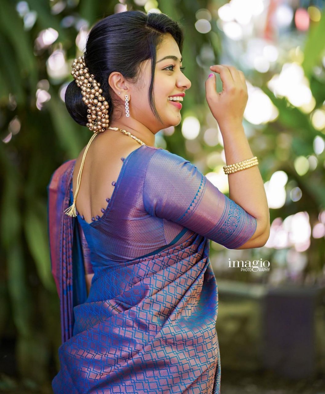 Dual-Tone Electric Blue & Violet Banarasi Silk Saree with Copper Sheen