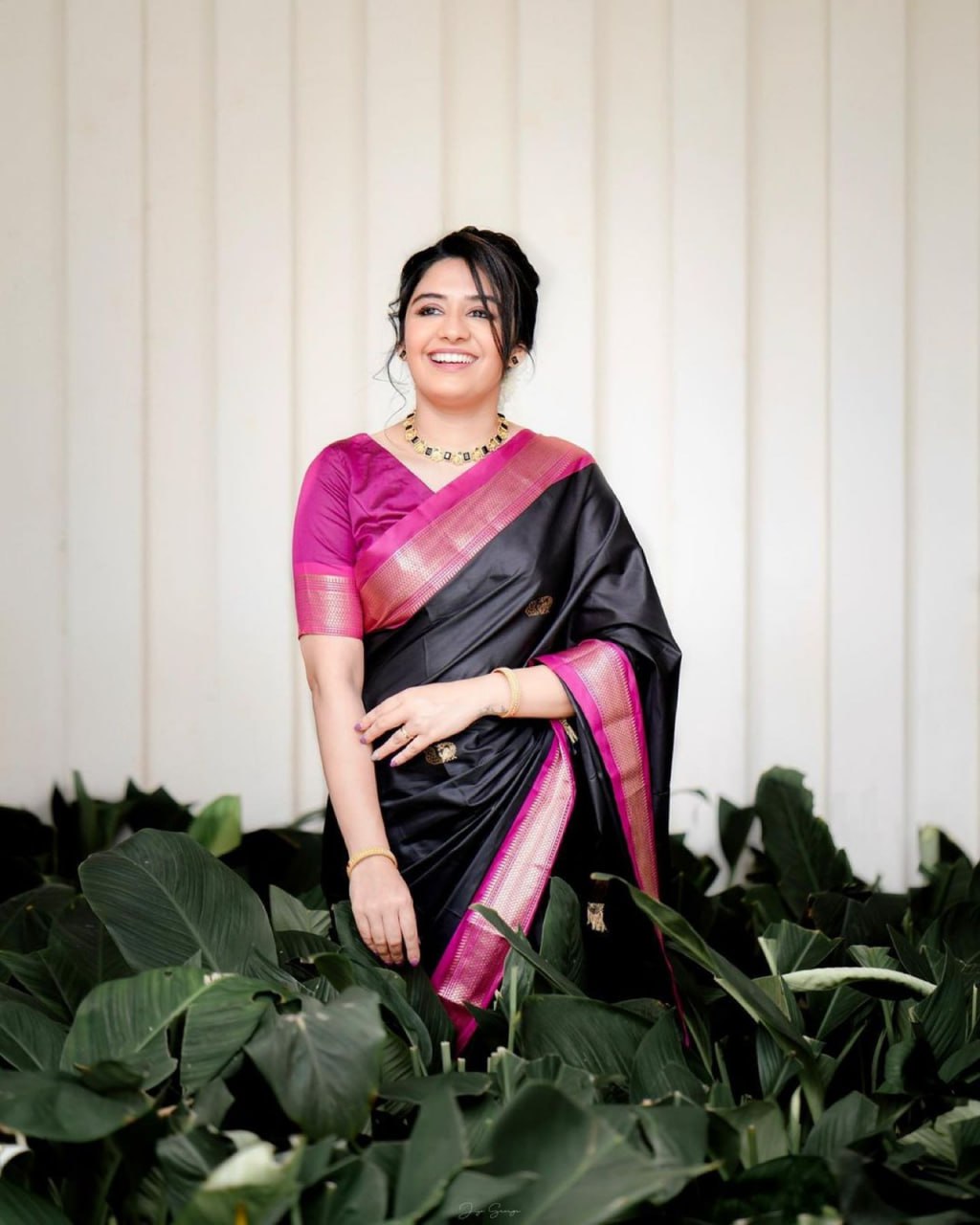 Elegance in Silk Black and Magenta Traditional Grace