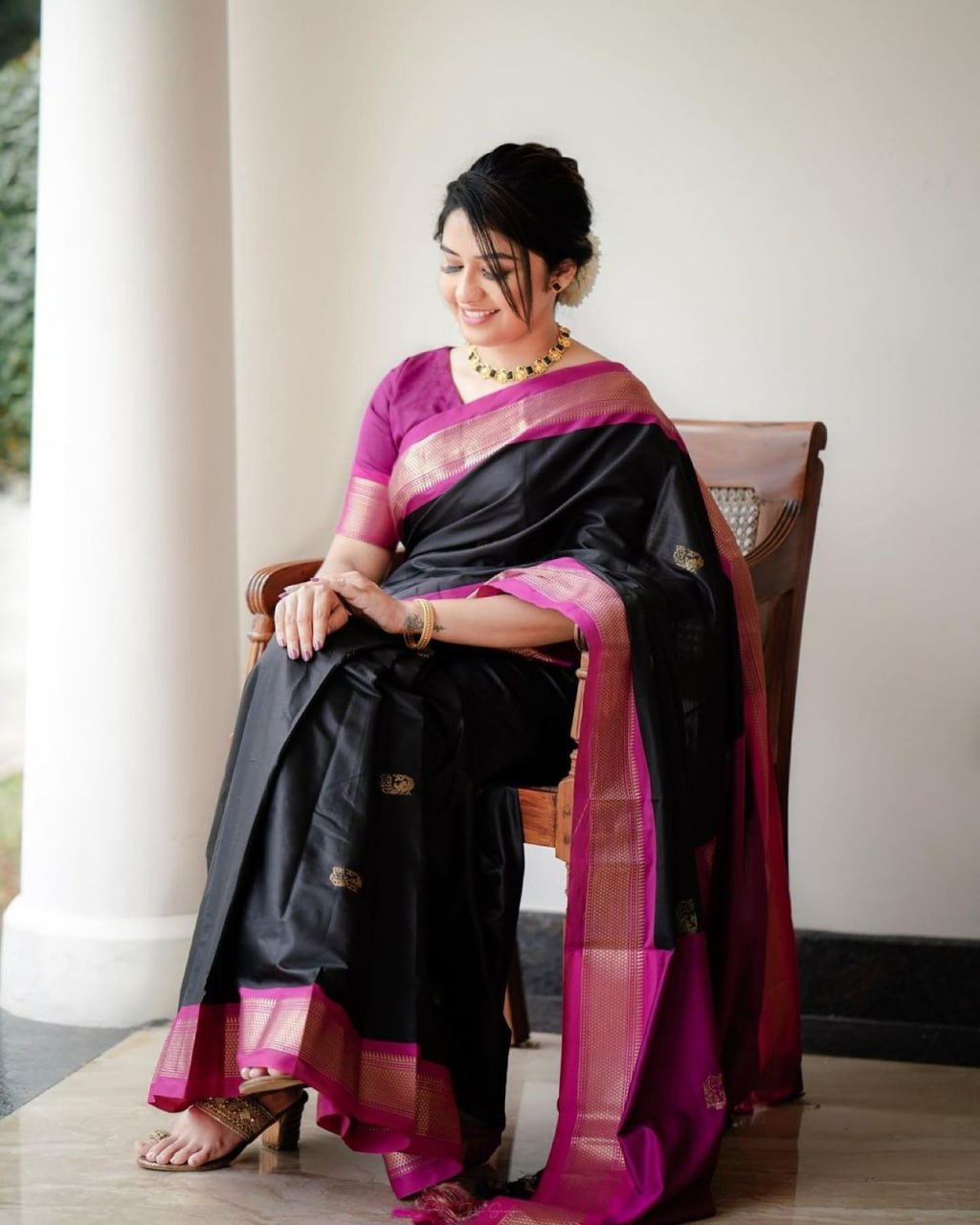 Elegance in Silk Black and Magenta Traditional Grace