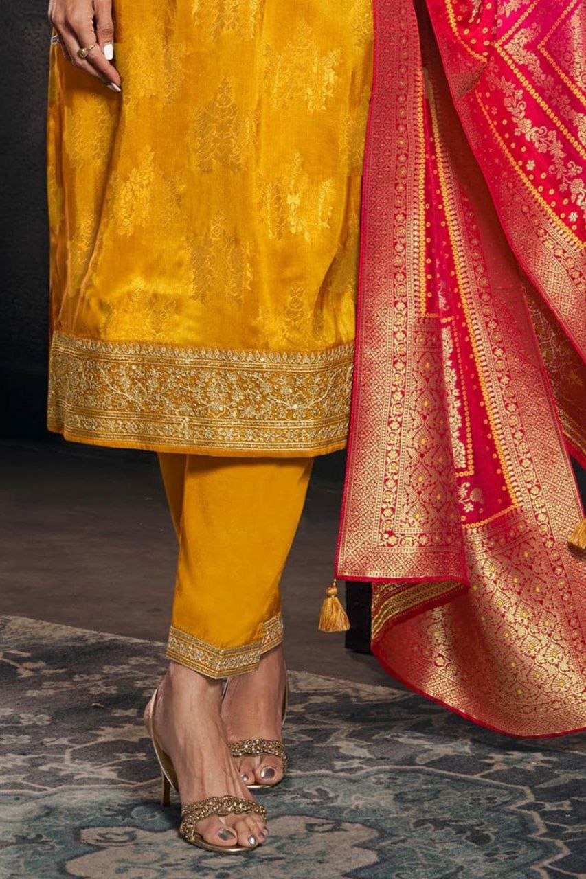 Sunlit Royalty Banarasi Silk Jacquard Kurta Set