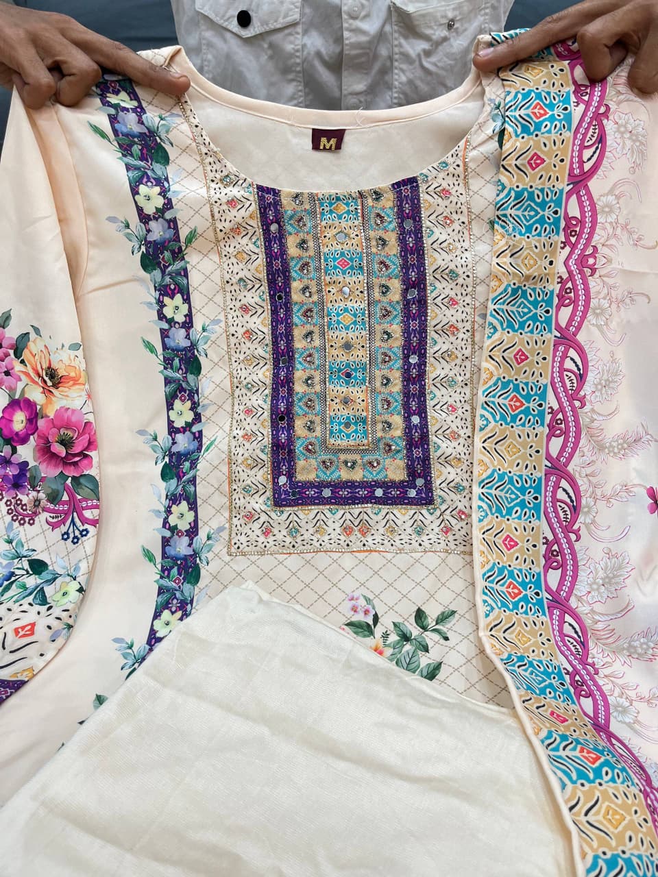 Vintage Floral Elegance: Ivory Silk Blend Embroidered Kurta Set with Printed Dupatta